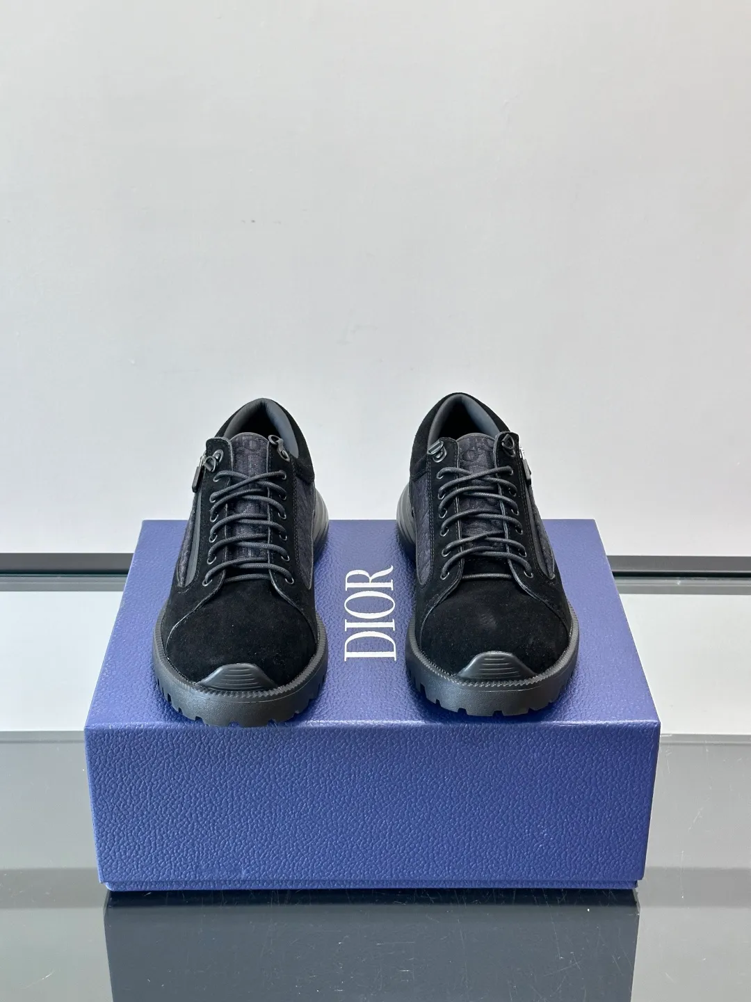 Men's shoes 💰p560 "Dio＊" Combat Derby Shoes Dior Combat Derby Shoes, black calfskin + Dior Oblique embroidery, highly recognizable. Shoelaces + technical zippers make it easy to put on and take off. The EVA hybrid soles are light and comfortable, with a sense of sportiness and fashion. They are great for daily wear or sports. They are the perfect combination of high fashion and functionality. size: 39-44 (38.45 customized)